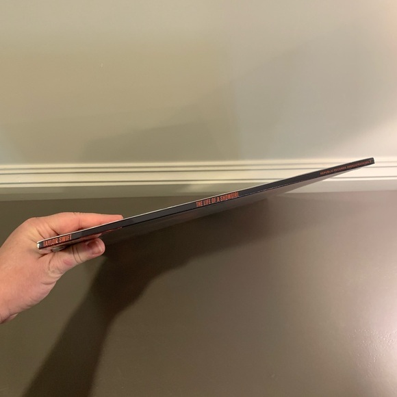 TLOAS Life of a Showgirl Sweat & Vanilla Orange Glitter Vinyl with CD Poster - Picture 8 of 13